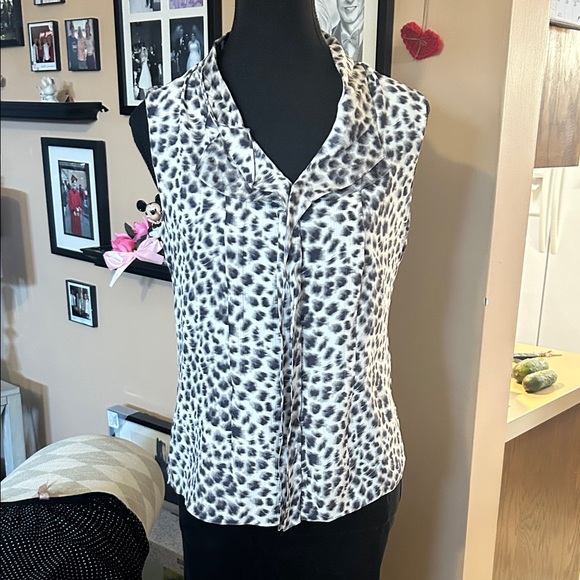 Elie Tahari Tops - Elie Tahari Black and White Patterned Blouse